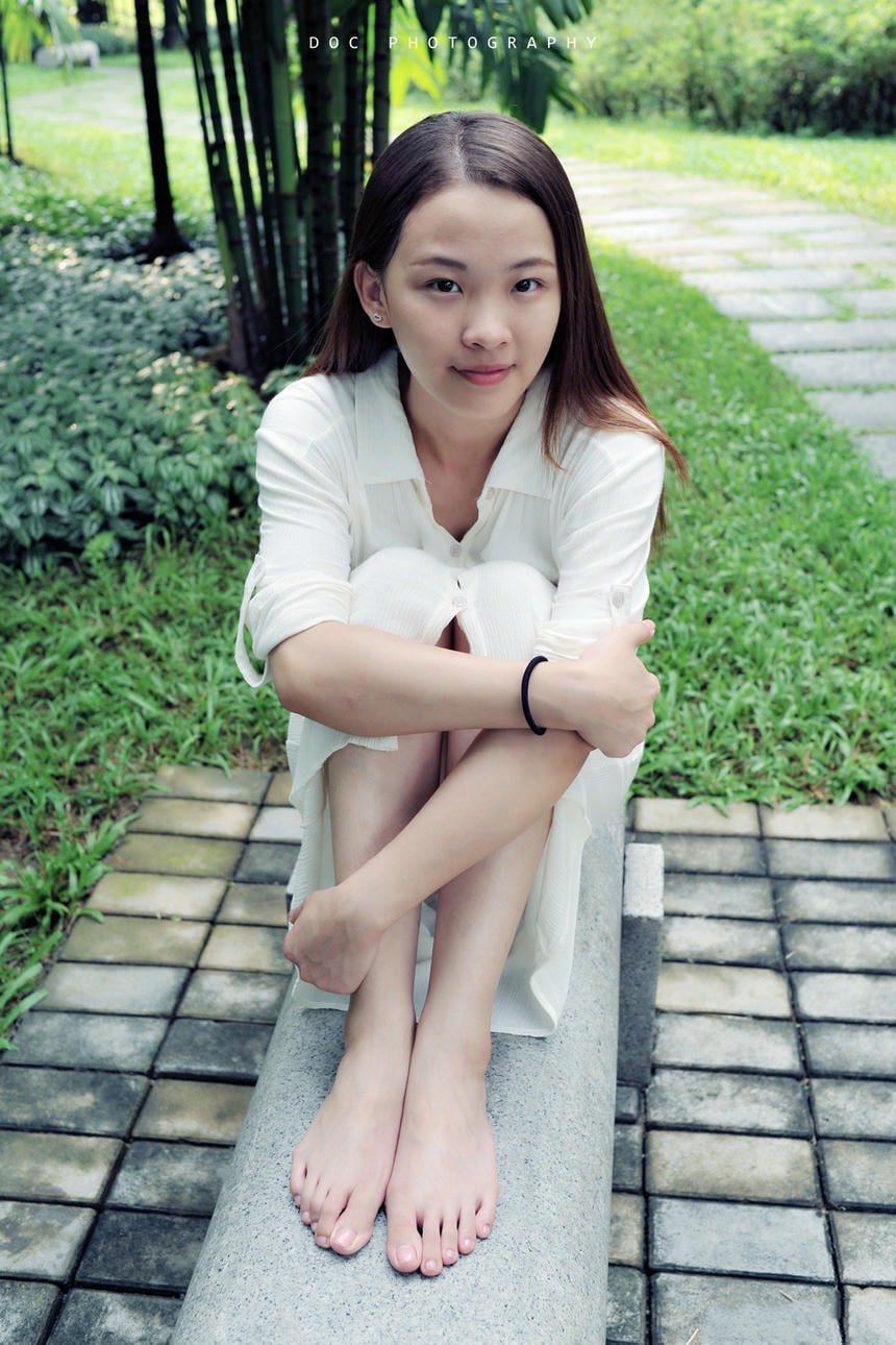 什么叫清纯玉女？看着不一定令你感到惊艳，就像她的玉足一样，耐看