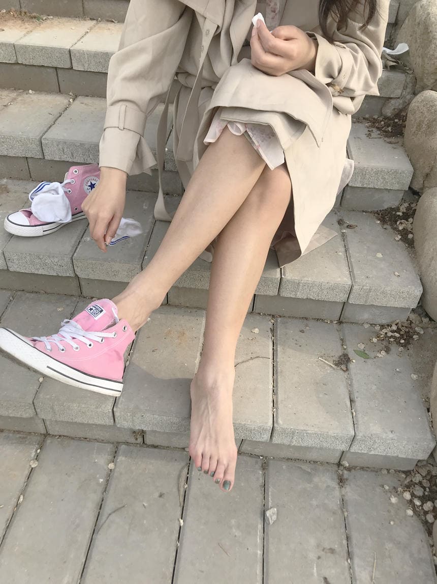 棉袜玉足，就是这股味