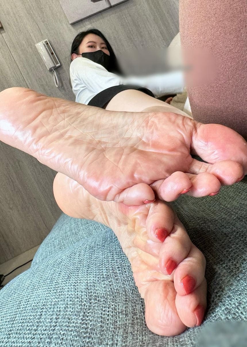 大美女，大脚脚，大丝足，大脚底