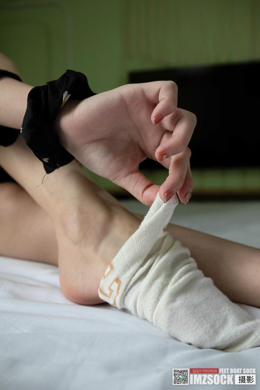 小姐姐，脚底有颗痣，玉足好真实