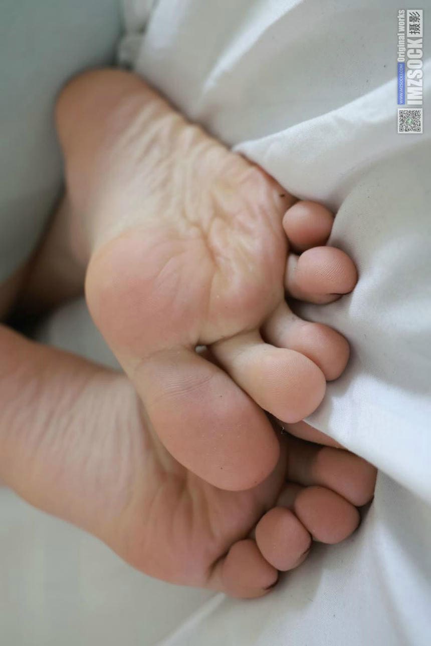 腿一般，但脚底，玉足没问题，颜值在线