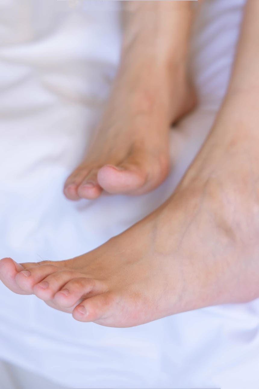 成熟女人，穿黑丝的魅力你抵挡得了吗？