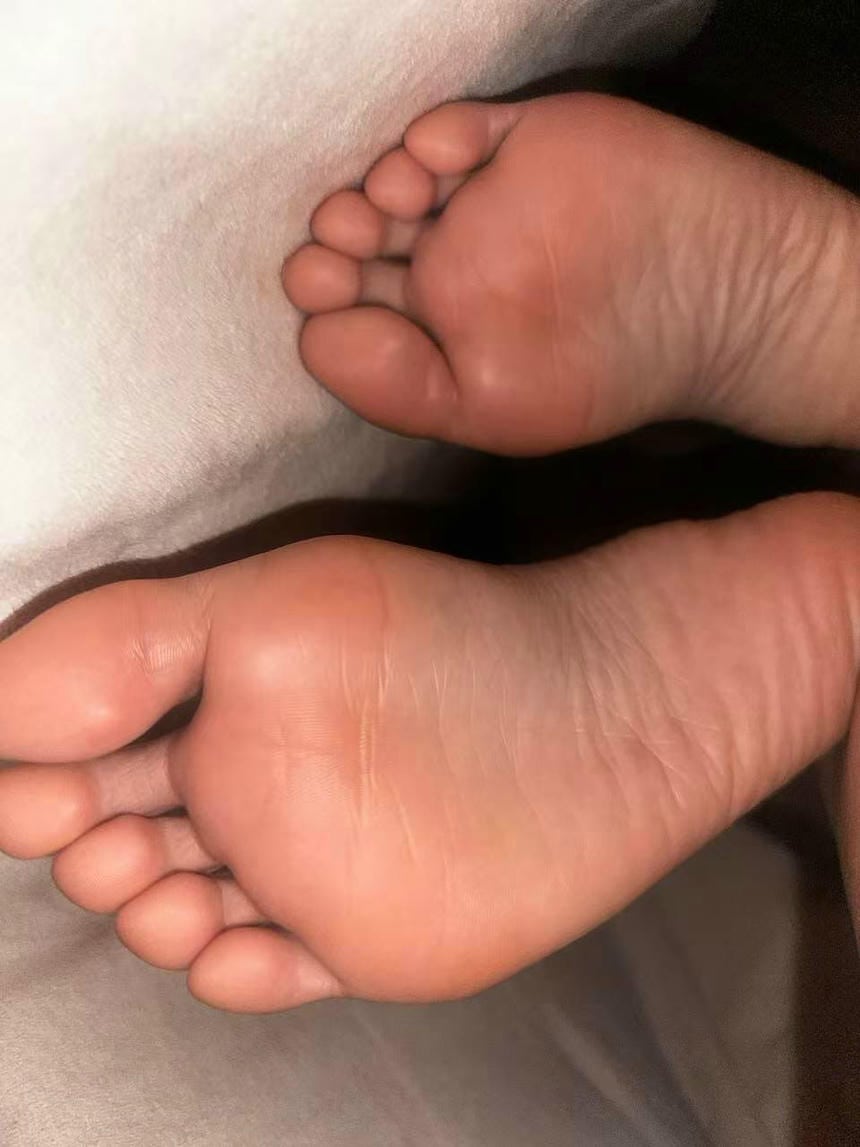 一起来欣赏大神随手偷拍的玉足，都是香喷喷的