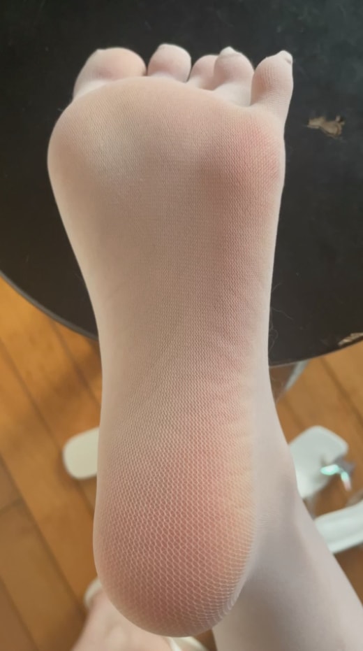 月野彩紫私人朋友圈玉足分享