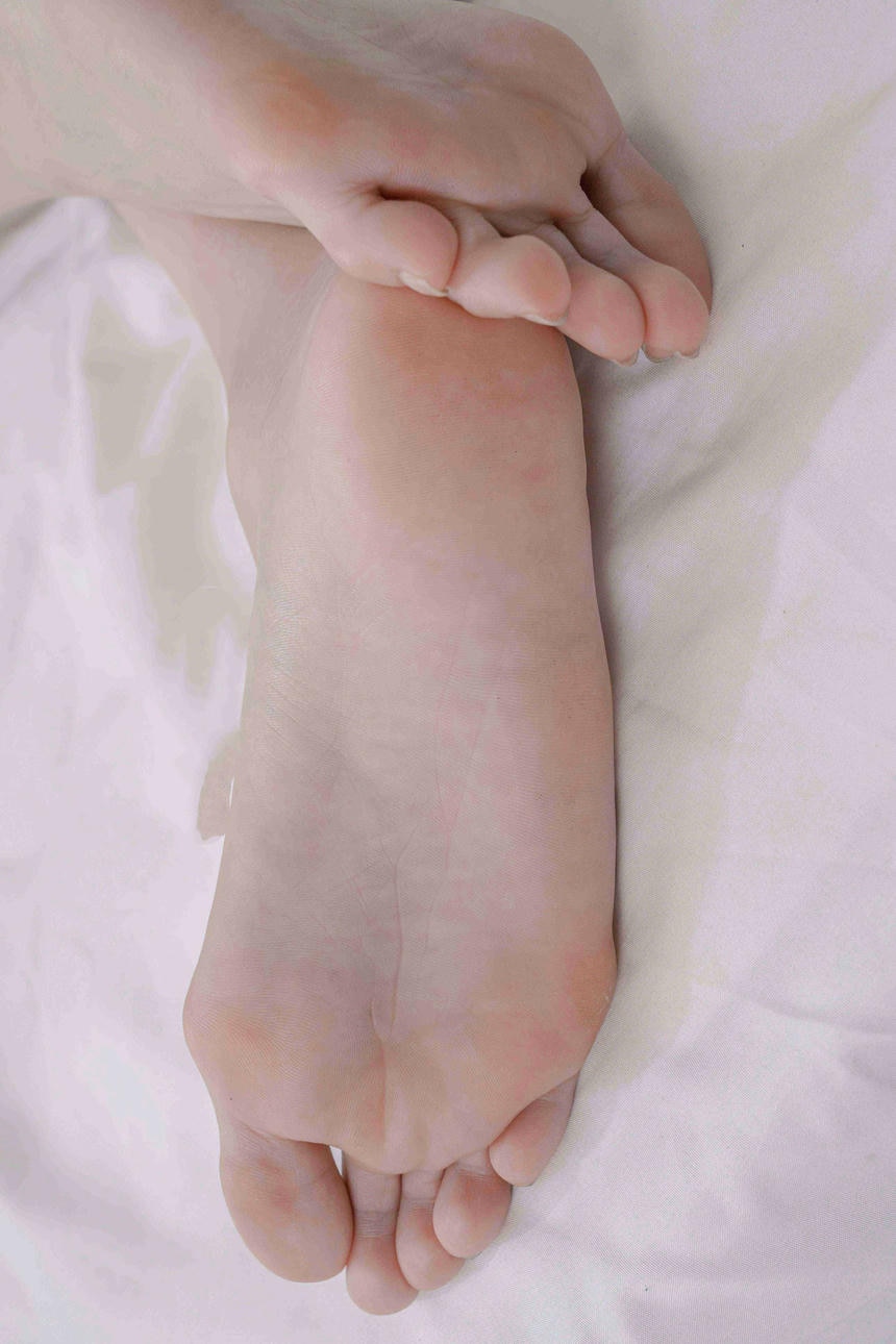 玉足的原味你没舔过是不会明白的