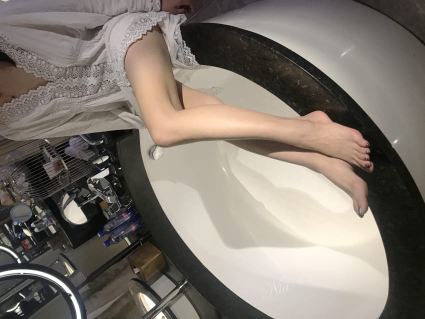 浴缸,白丝,美脚写真 null